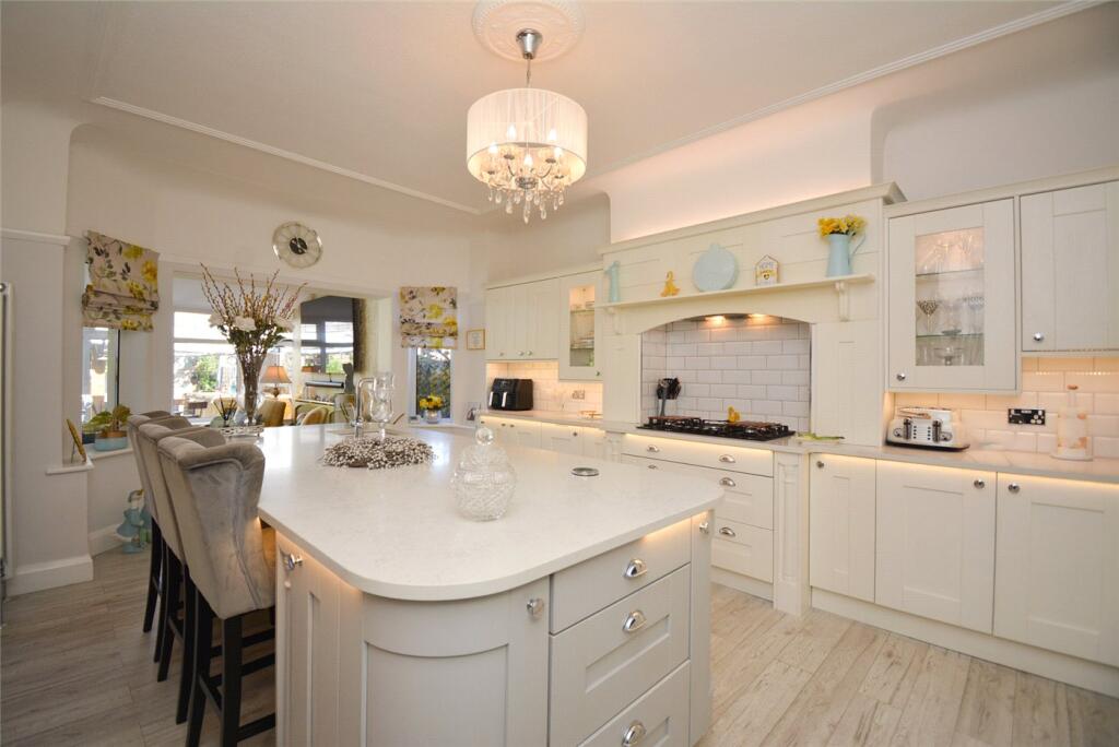 House in Wirral, Liverpool City Region - View 4