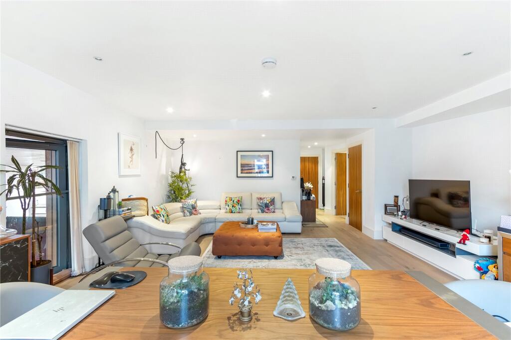 Apartment in London - More