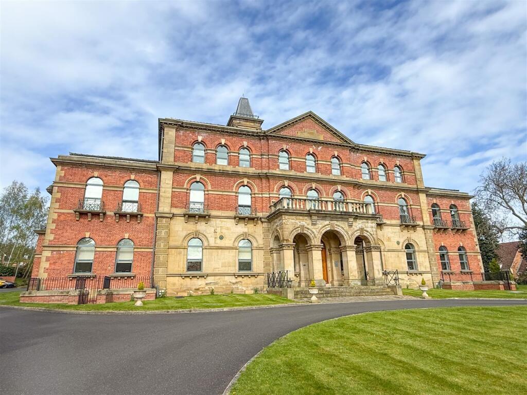 Main image of property: Middlewood Lodge, Middlewood Rise, S6