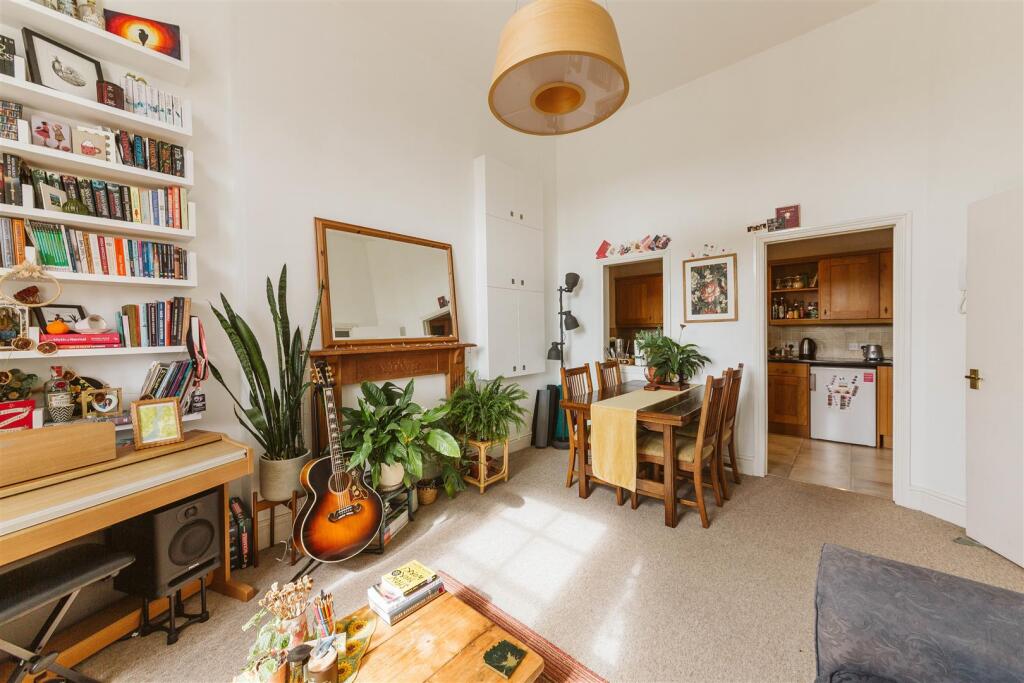 Apartment in Bristol - More