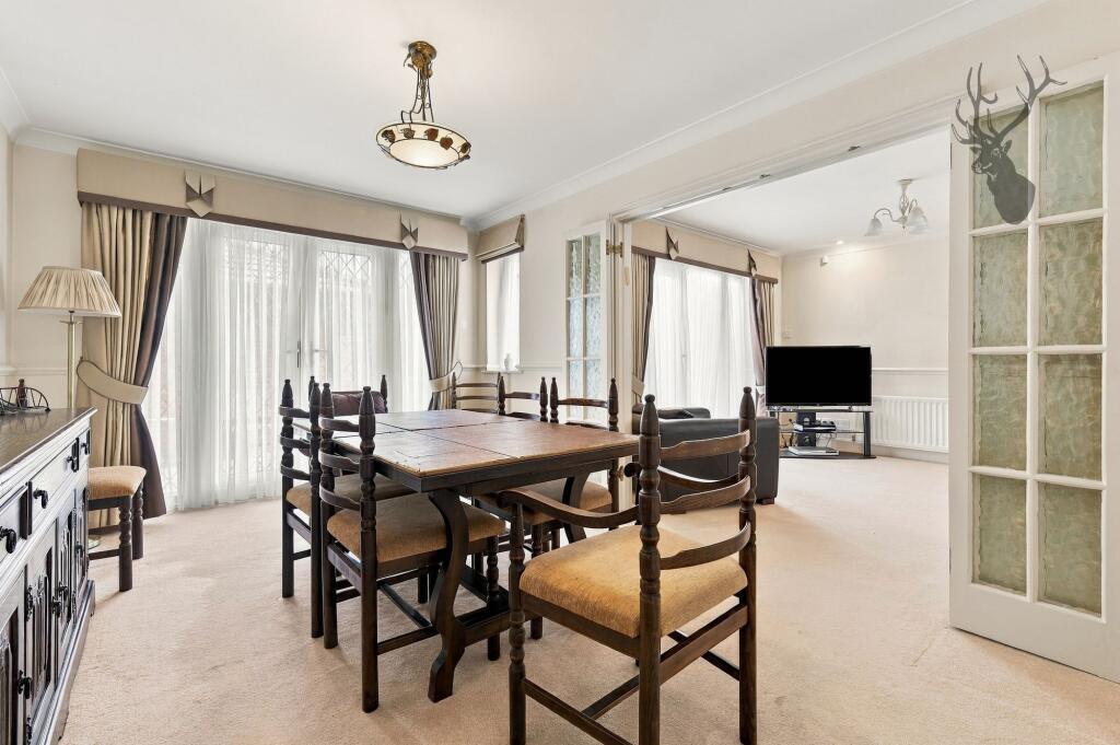 House in Epping Forest, Chigwell - View 4