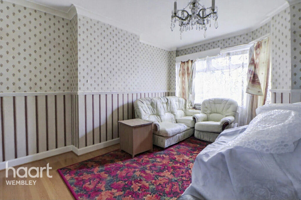 House in London, Sudbury - More