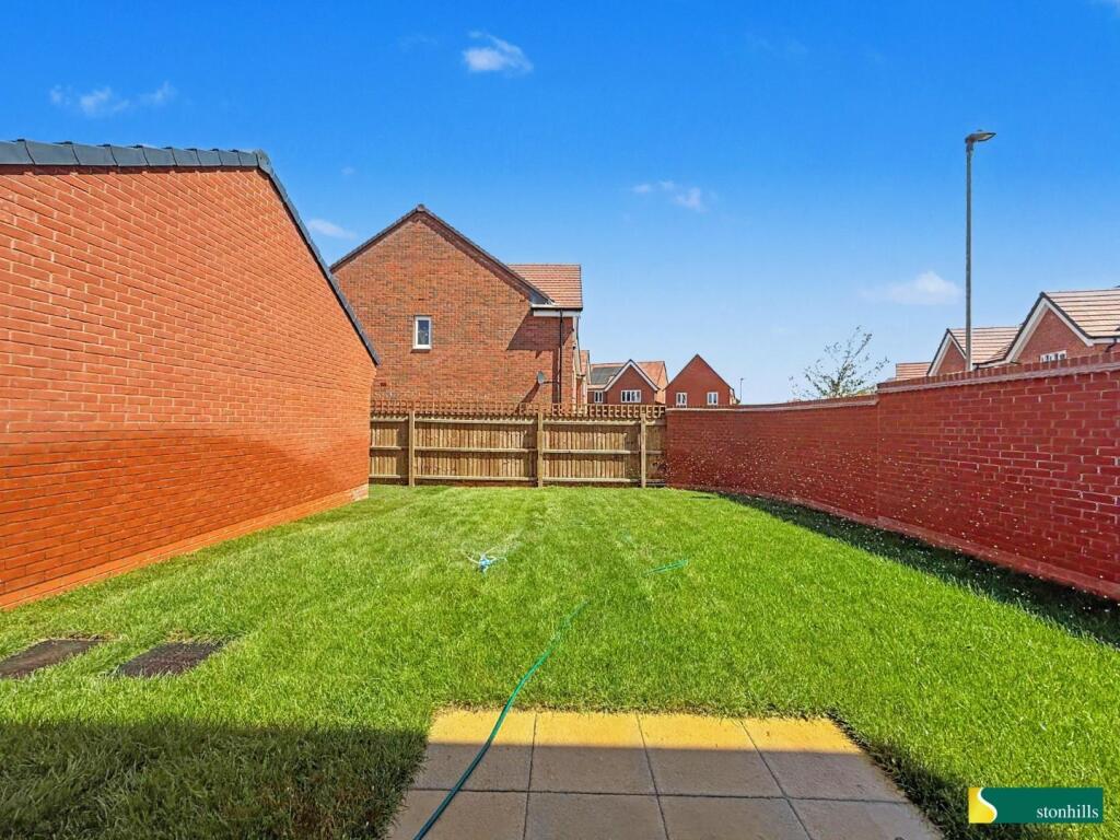 House in Harpole, Harlestone Park, West Northamptonshire - View 4