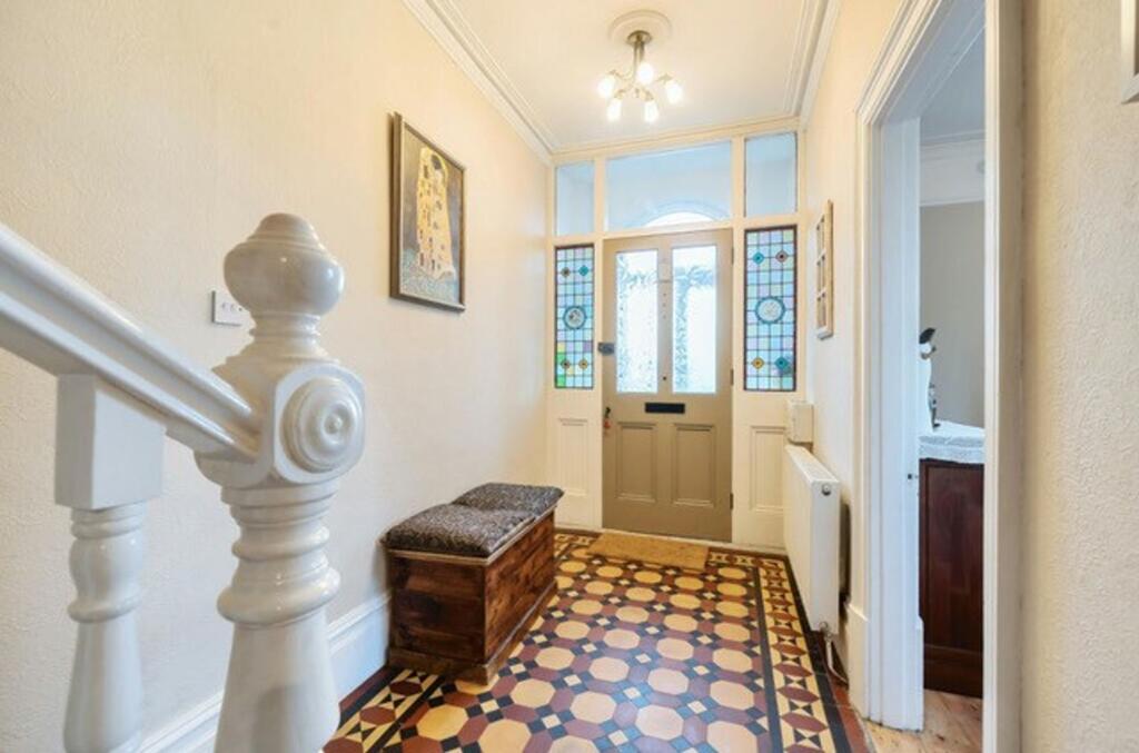 House in Aldershot, Cargate, North Town - View 2