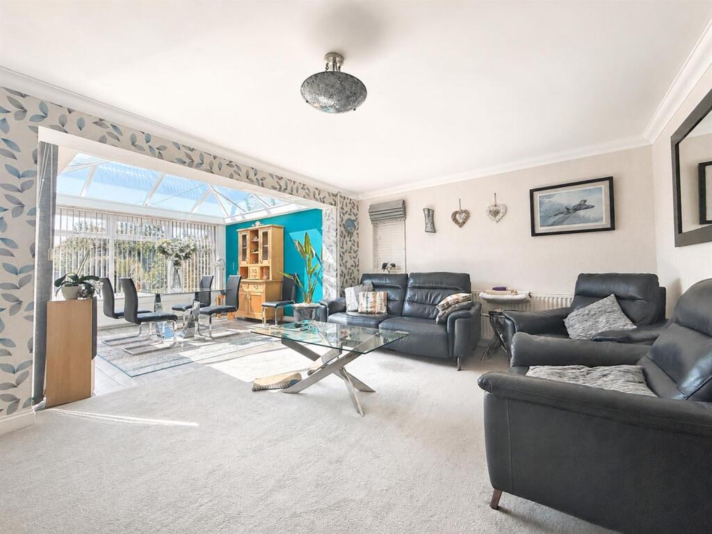 Ferndown Way, Hatfield Peverel, Chelmsford photo 5