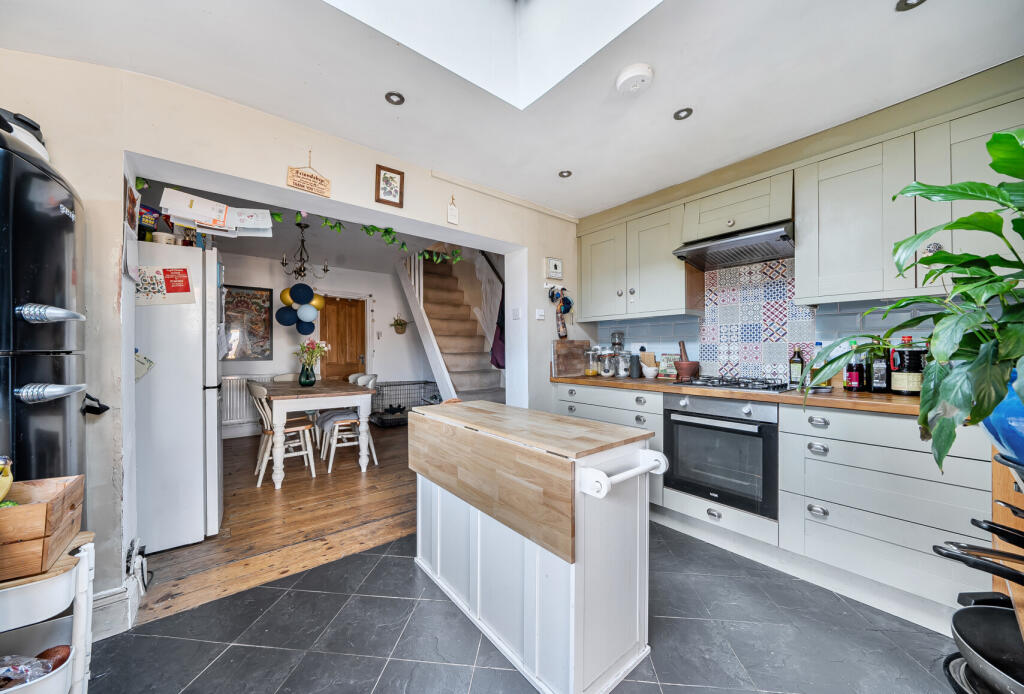 Main image of property: Avenue Terrace, Stonehouse, Gloucestershire, GL10