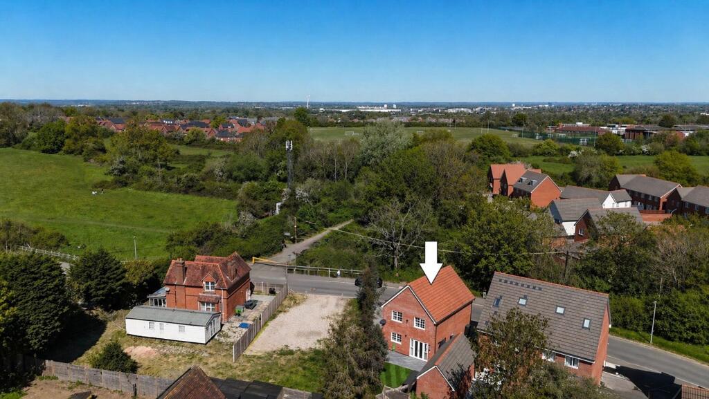 House in Spencers Wood, Ryeish Green, Shinfield - View 2