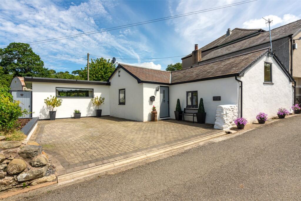 2-bed detached on Glan Conwy, Colwyn Bay, Conwy, LL28, £300,000