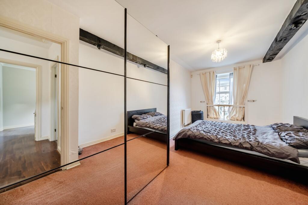 Apartment in Calderdale, West Yorkshire - View 5