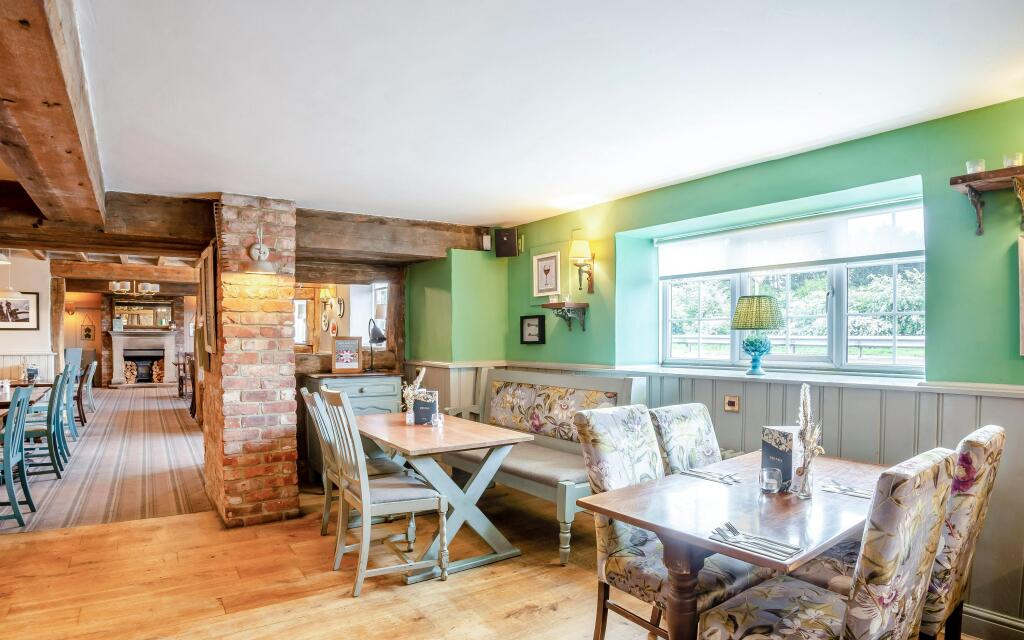 8690263-interior08.jpg