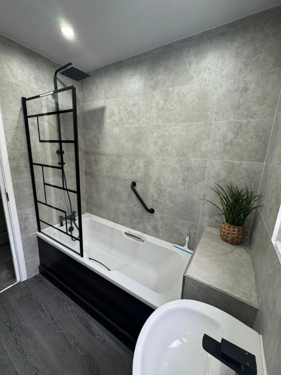 Apartment in Northampton - View 5