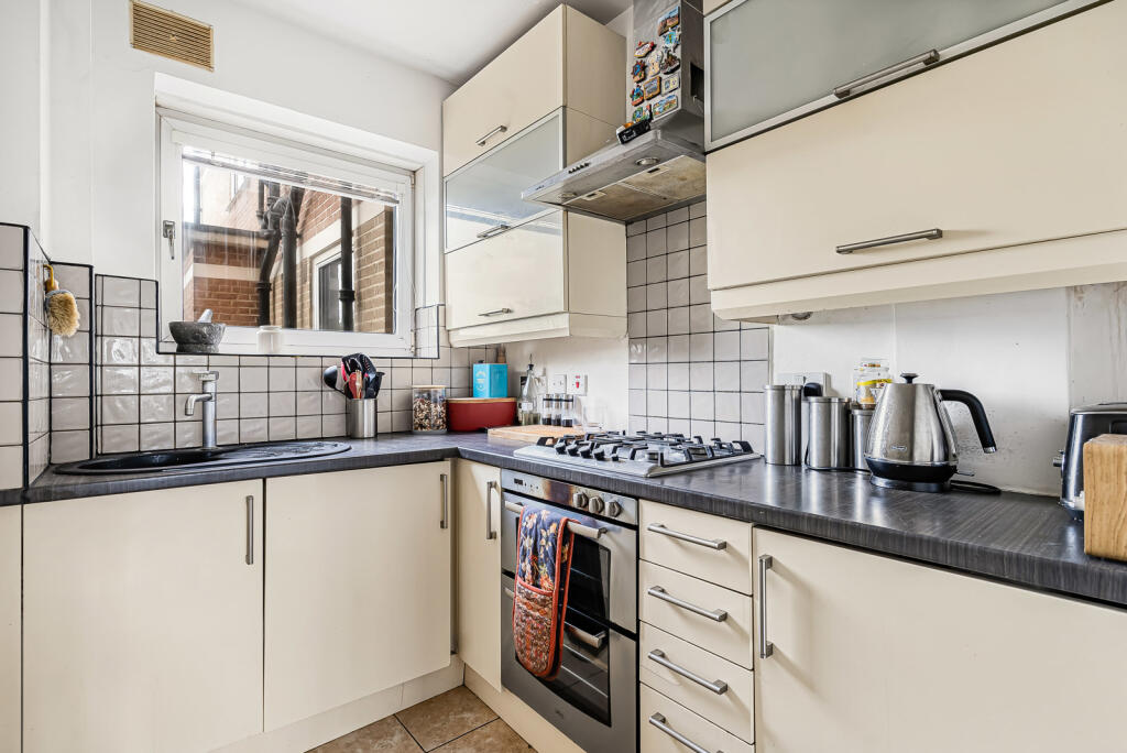 Apartment in London - View 3