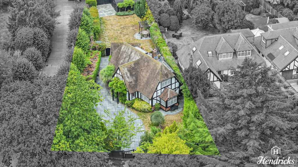 Main image of property: Hall Road, Rochford, SS4 1