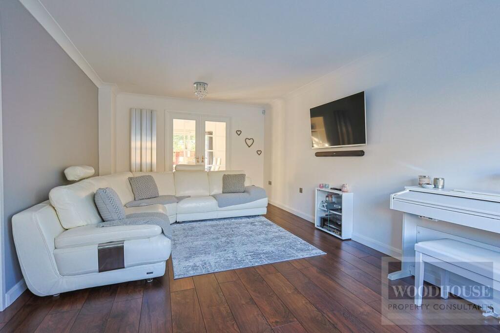 House in Broxbourne, Hertfordshire - View 2