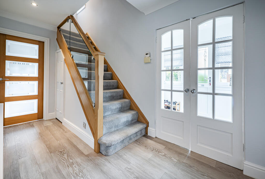 House in Bishopbriggs, Auchinairn - View 4