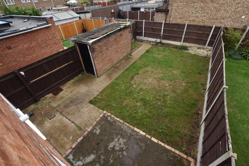 Harvest Road, Canvey Island photo 4
