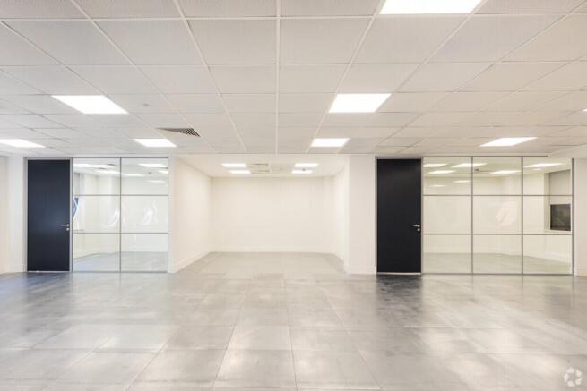 Goldvale House  Woking  Office 8.jpg