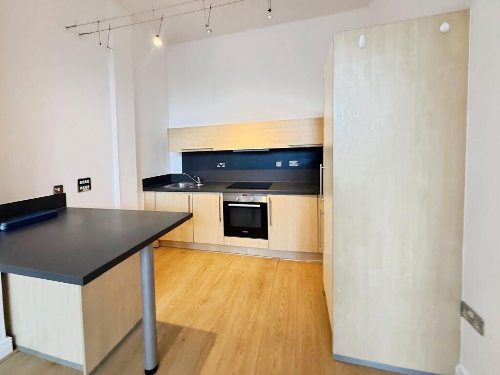 Apartment in Worcester, Worcestershire - View 5