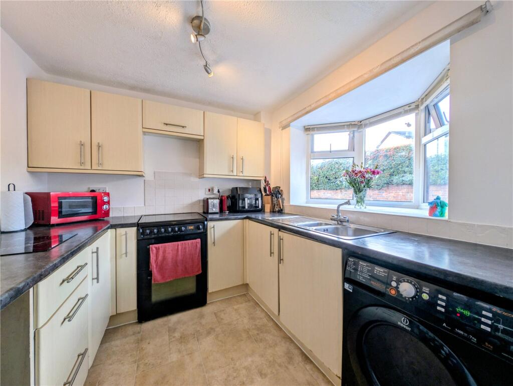 House in Wyre Forest, Aggborough, Kidderminster - View 4