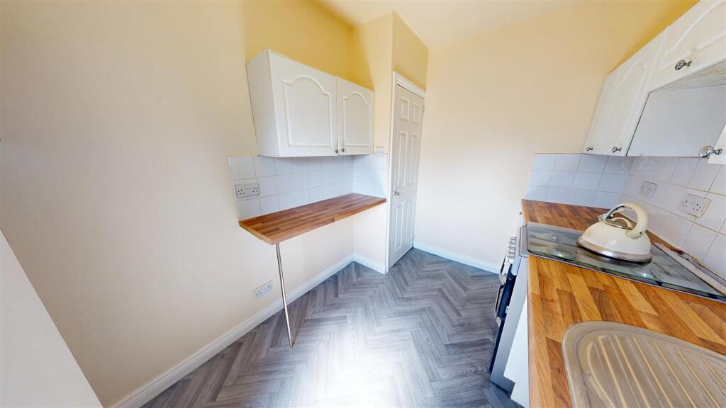 House in Bradford - View 4