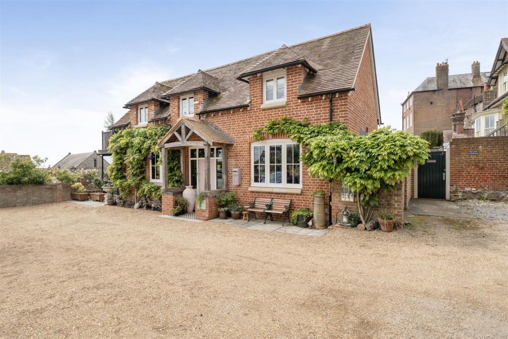 Main image of property: Maltravers Street, Arundel