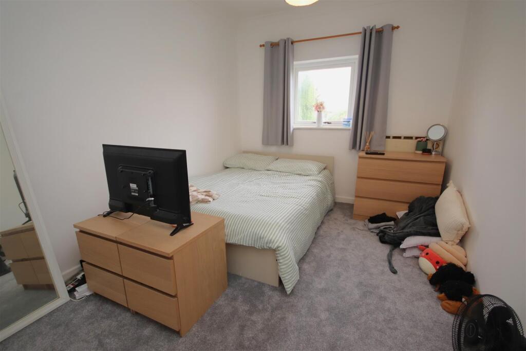 Apartment in Cambridge, Barnwell - View 5