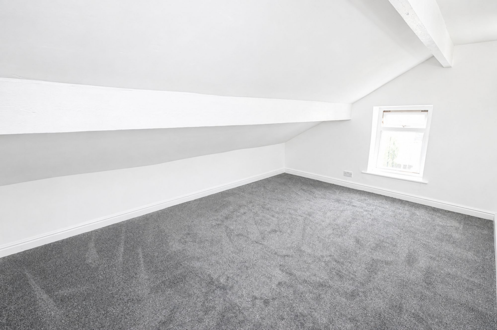 House in Todmorden, Kilnhurst - More