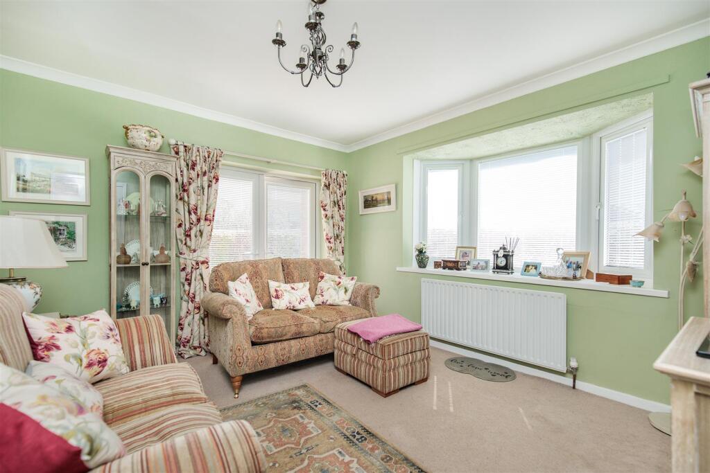 Acomb Avenue, Seaton Delaval, NE25 photo 2