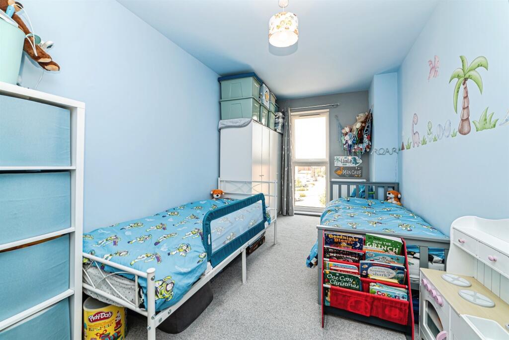 Apartment in Reading - View 3