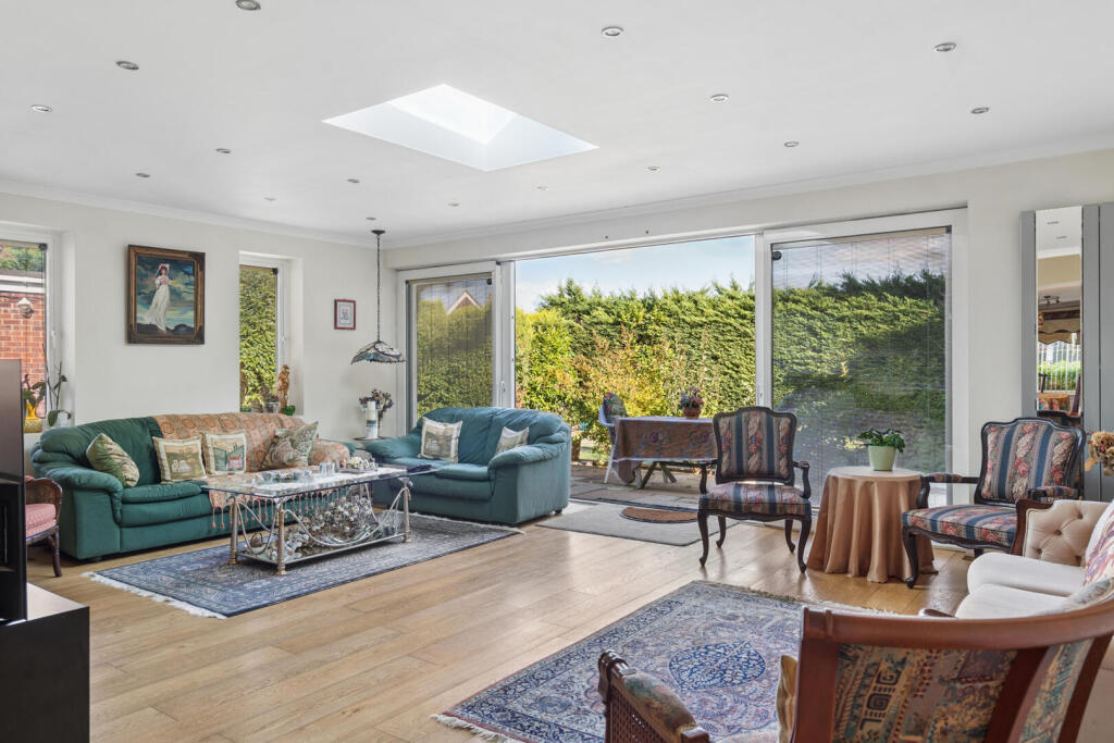 House in Slough - View 4