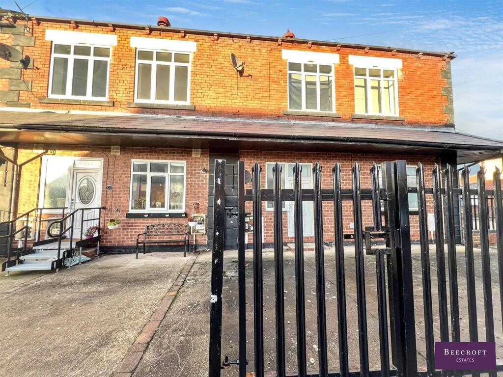 1-bed flat on 84, High Street, Thurnscoe, Rotherham, £67,000