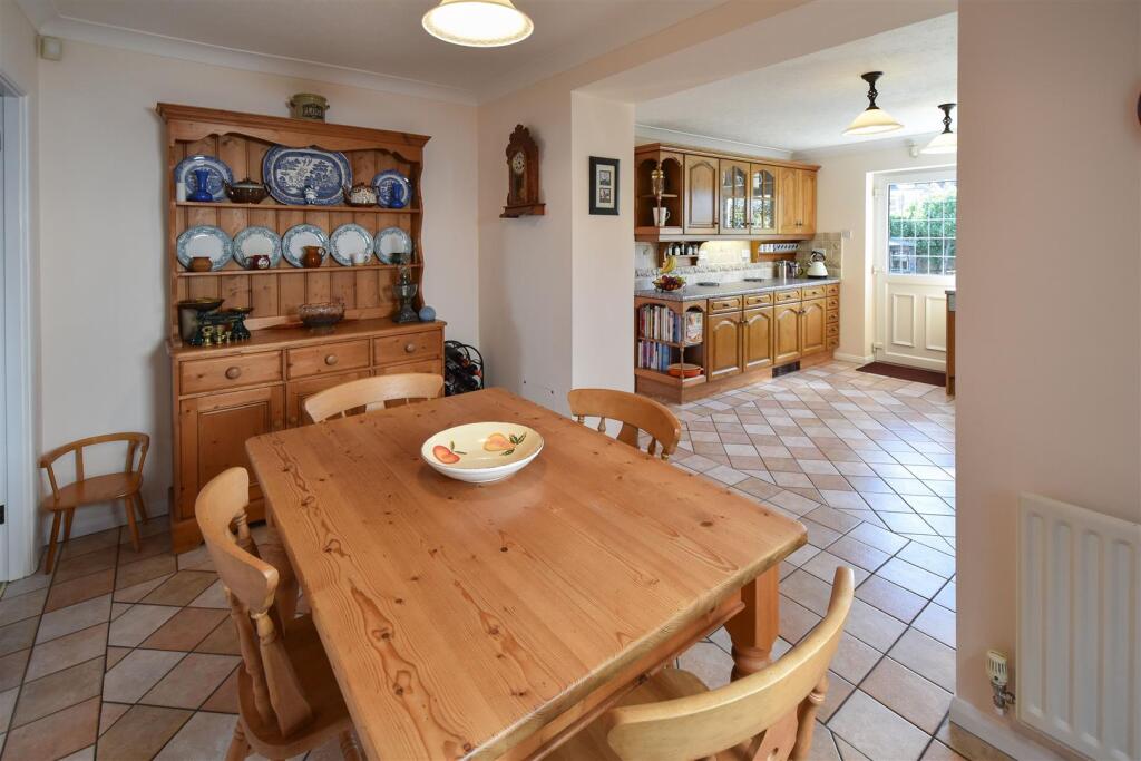 Great Fox Meadow, Kelvedon Hatch, Brentwood photo 3