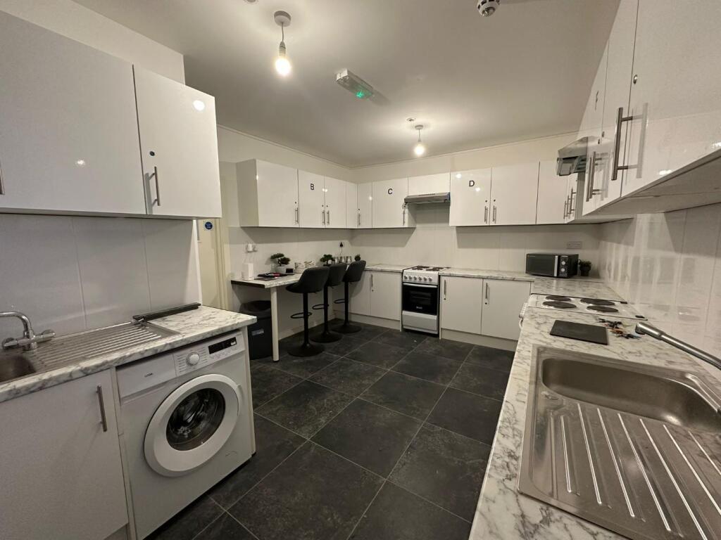 Main image of property: 85 Radcliffe Road, Belmont Circle