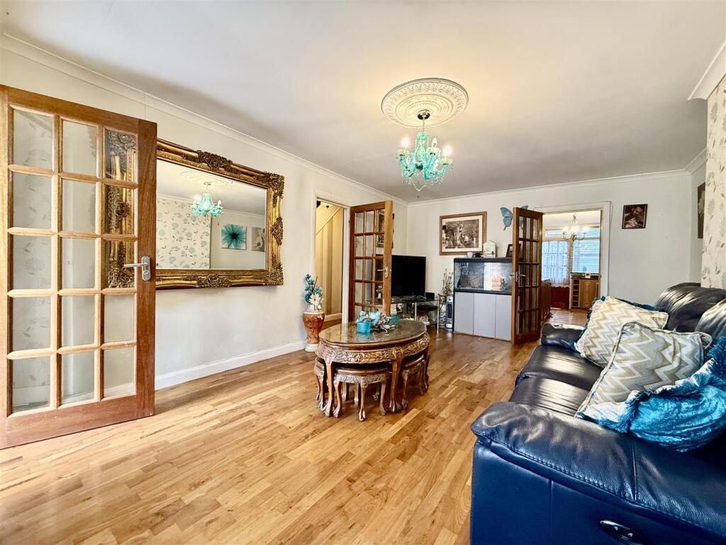Apartment in London - More