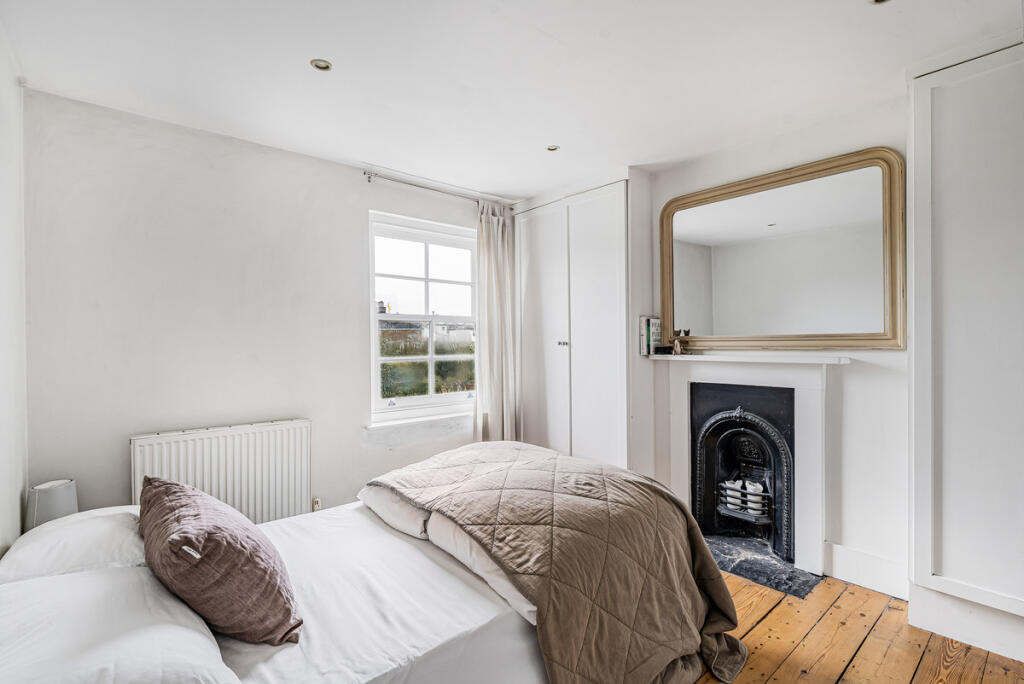House in London - View 5