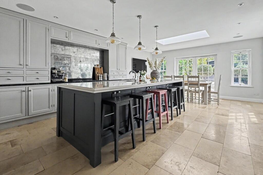 House in Southampton - View 2