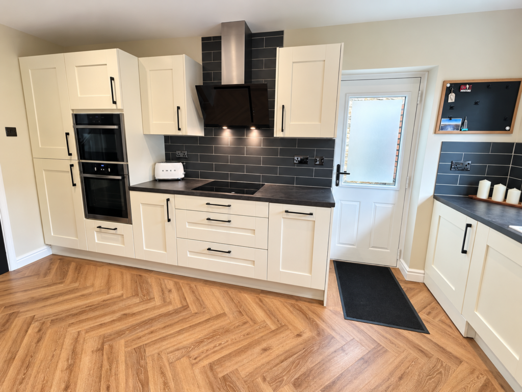 Bracken Close, Mirfield, WF14 0HA photo 4