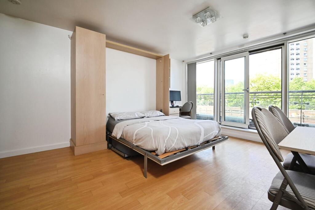 Apartment in Portsmouth - View 3