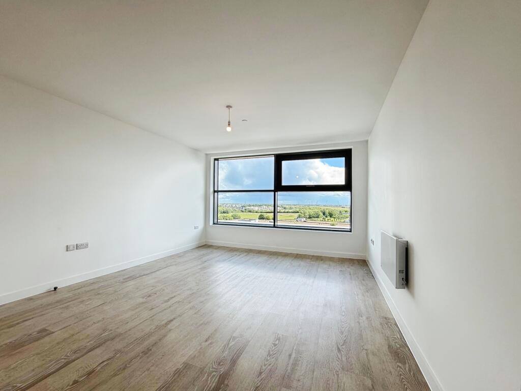 East Station Road, Fletton Quays – pohled 2