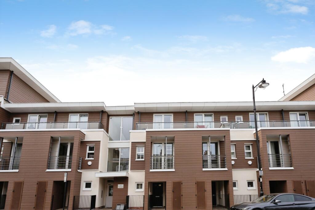 Main image of property: 77 Prebend Street, London, N1
