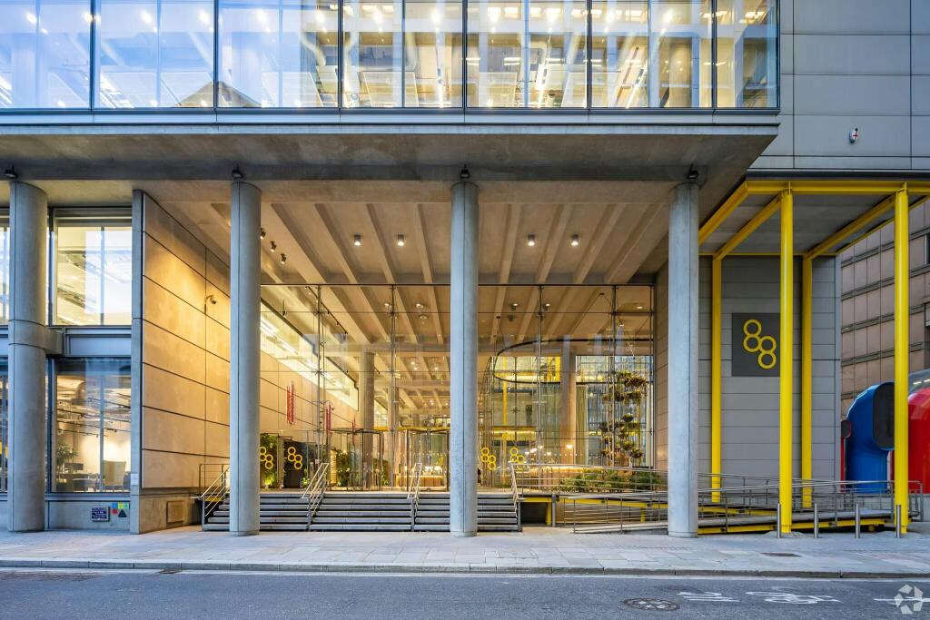 88WoodStLondonLNDImpressiveEntranceintotheBuilding8LargeHighDefinition.jpg