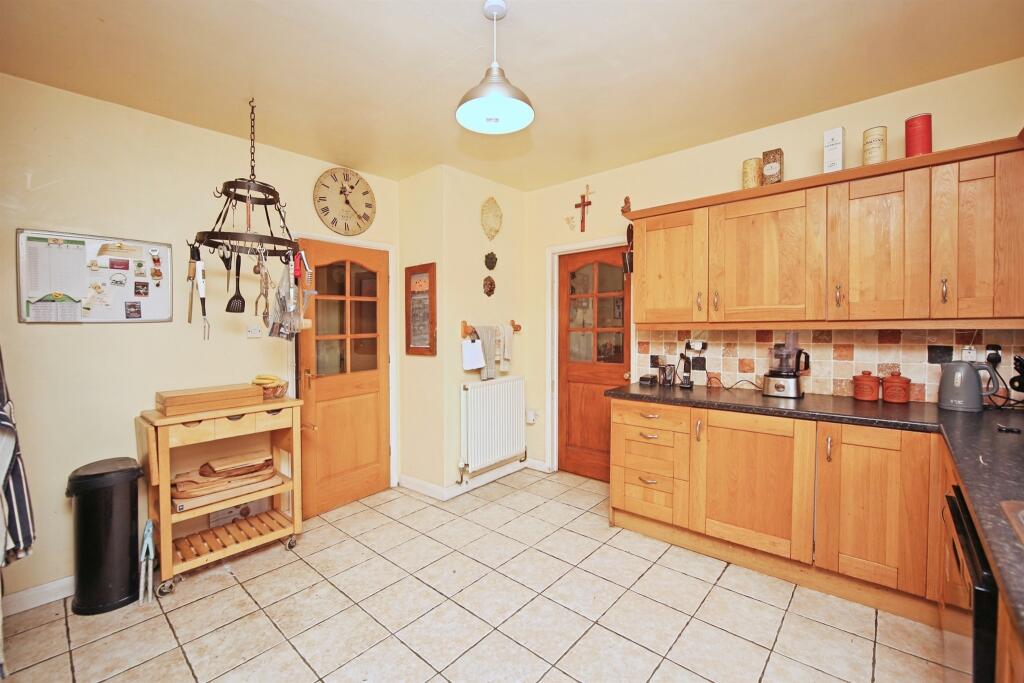 House in Stratford-on-Avon, Stratford-upon-Avon - More