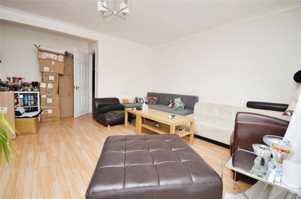 House in London, Gidea Park - View 3