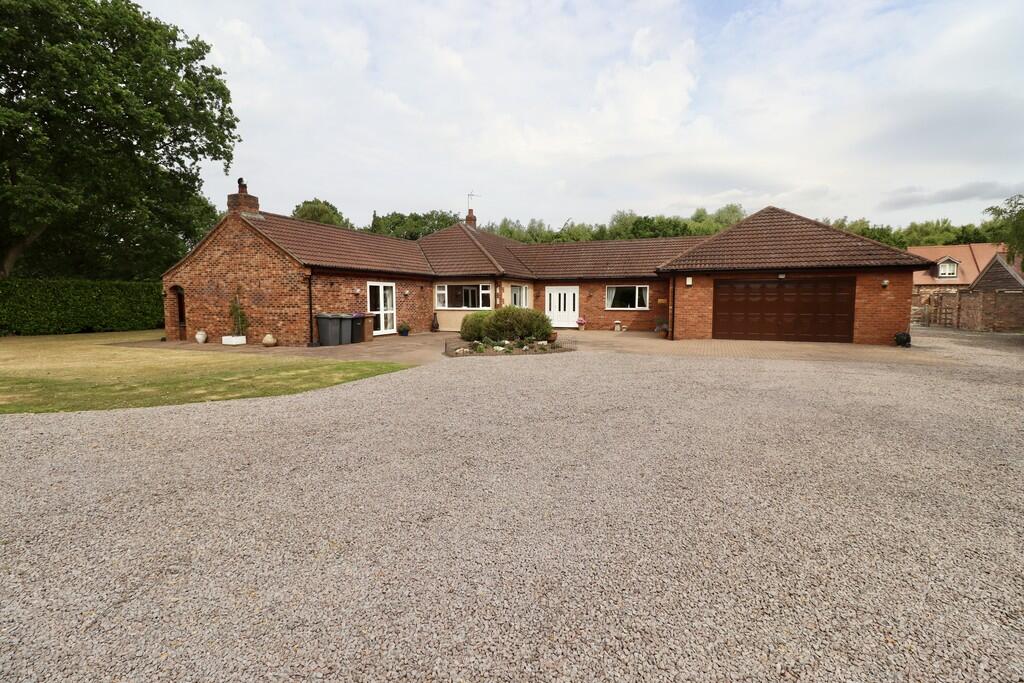4-bed detached on Wood Lane, South Hykeham, £585,000