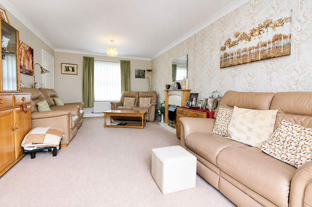 House in Stevenage, Stotfold - View 5