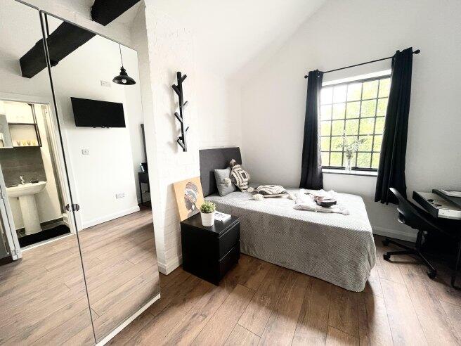 House in Northampton, Phippsville - More