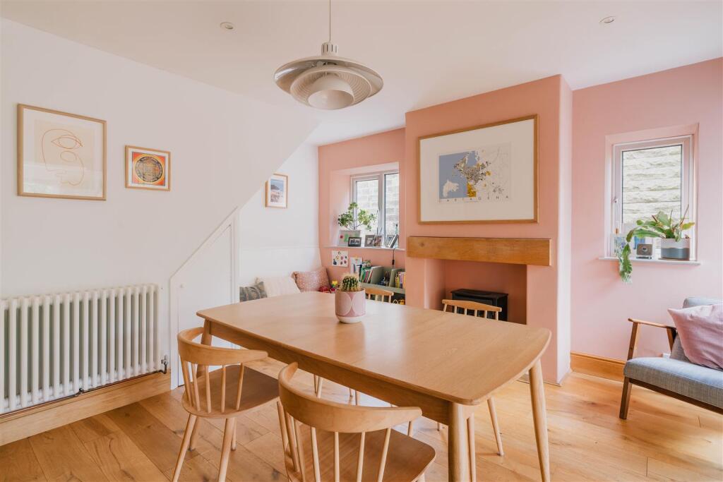 House in Derbyshire Dales, Matlock Town - More