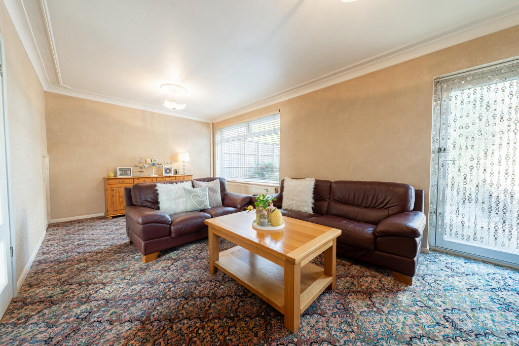 St. Helens Drive, Leicester, Leicestershire photo 4