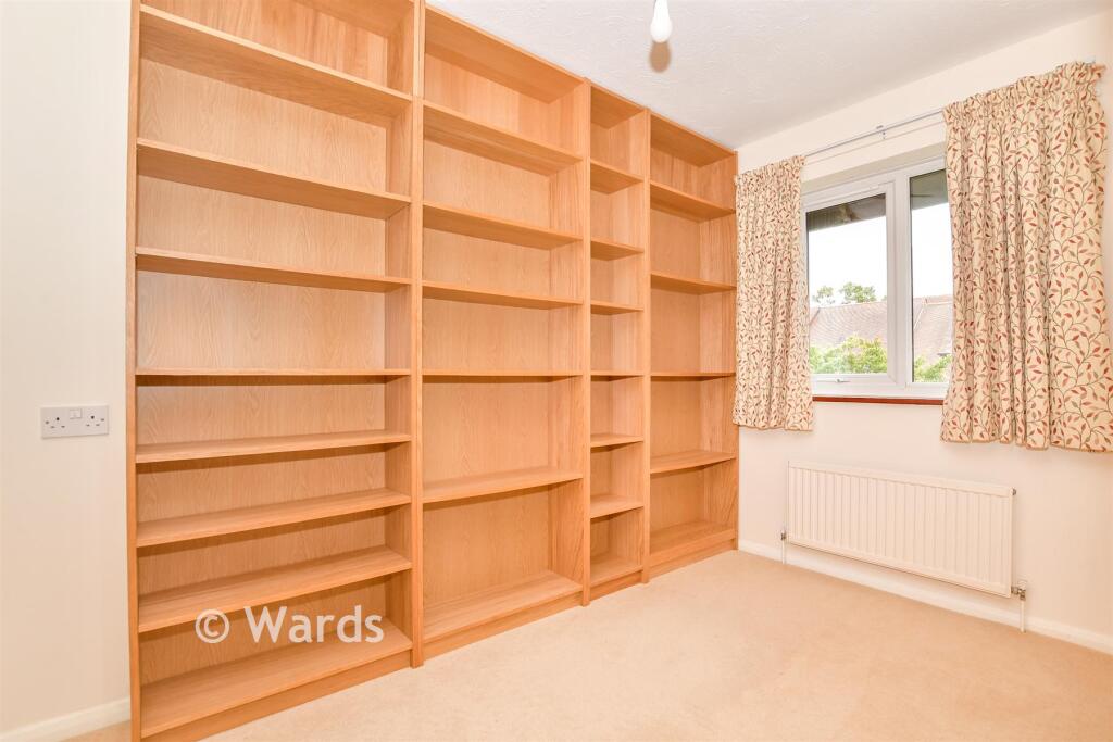 Apartment in Tonbridge and Malling, Kent - More