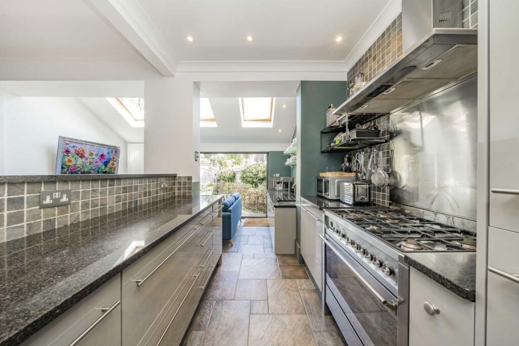House in Twickenham - View 4